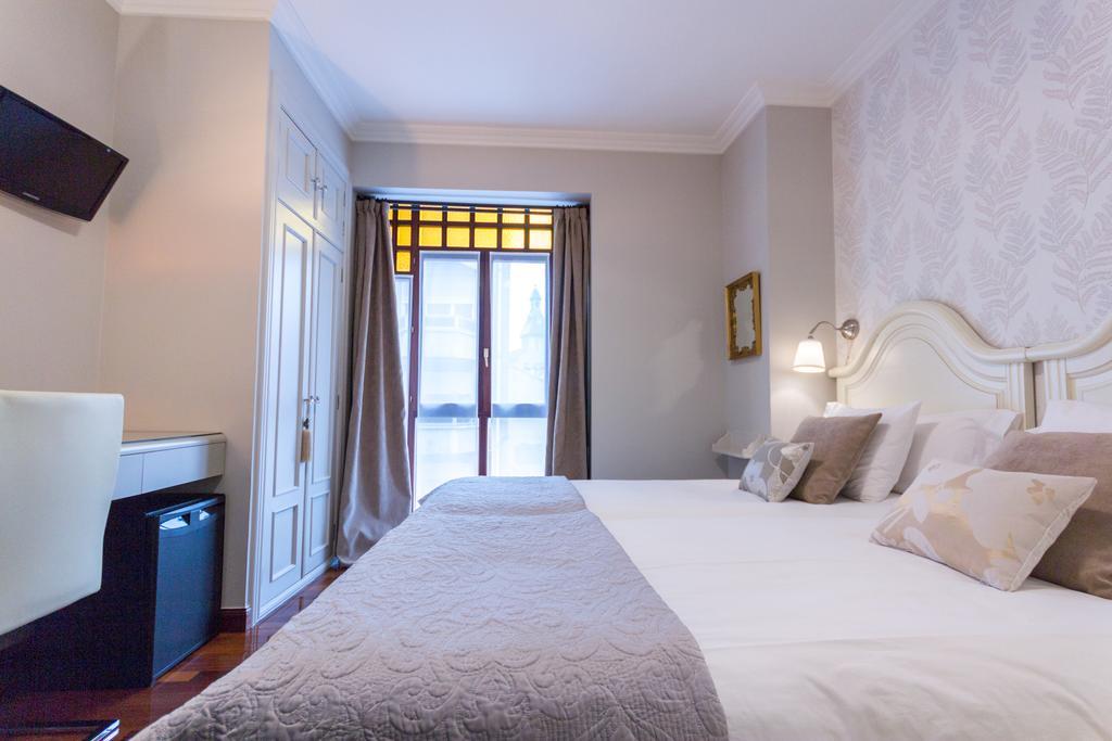 טורלאבגה Cuatro Caminos Rooms מראה חיצוני תמונה